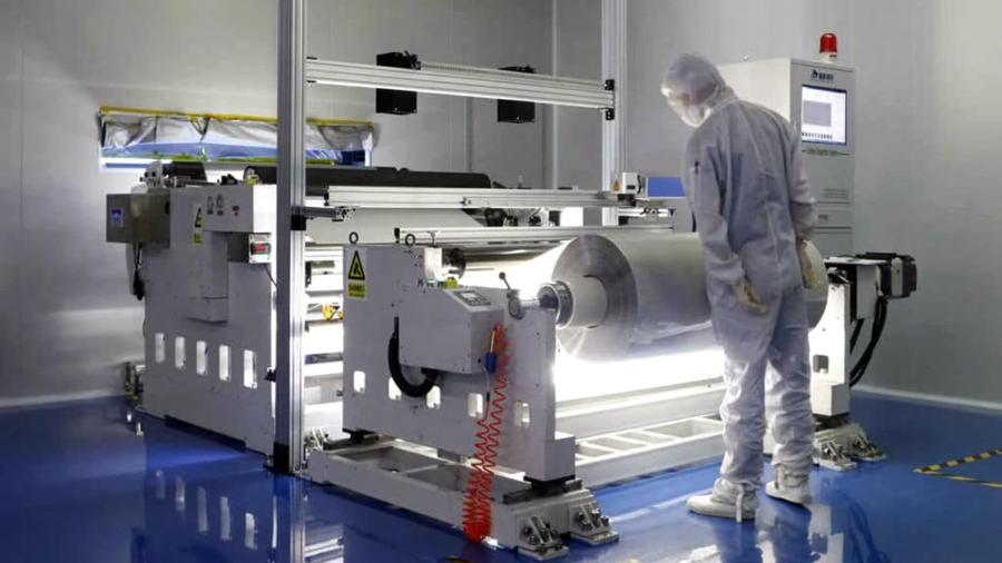 Proizvodnja 1800 mm &scaron;irokog samoljepljivog PDLC filma